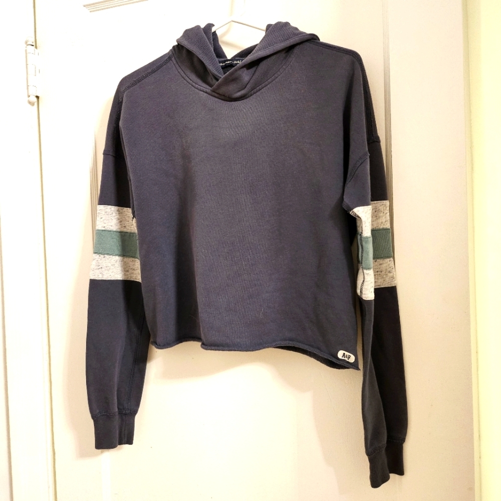 💛 Abercrombie & Fitch szXS cropped hoodie navy